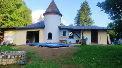 Schlösschen in der Natur