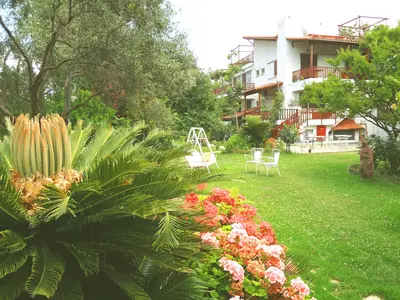 Garten der Musen am griechischen Meer – Bild 2
