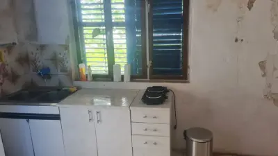 Haus in Kroatien direkt am Meer mit Garten und Terrasse – Bild 4