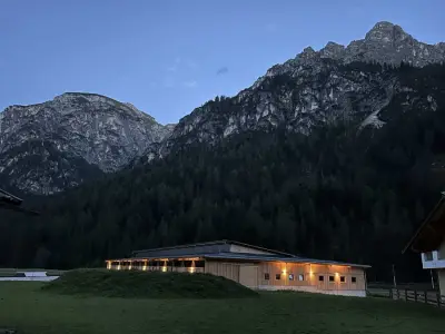 Bauernhof mit Pferdehaltung und Ferienwohnungen in Tirol – Bild 2