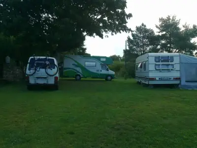 Stellplatz/Camping auf Rügen gegen Hand – Bild 2