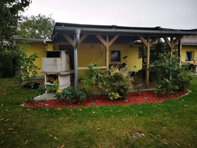 Arbeiten im Sommerhaus / Gartenarbeit – Bild 4