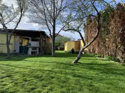 Arbeiten im Sommerhaus / Gartenarbeit – Bild 2