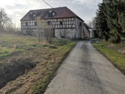 Nachhaltiges Hof-Projekt mit großem Naturgarten – Bild 3