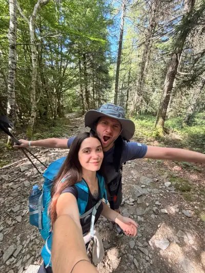 Couple français sérieux cherchant à aider et découvrir une nouvelle façon de vivre – Bild 4