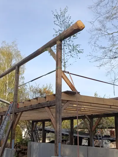Bauernhof mit Arbeitspferden 